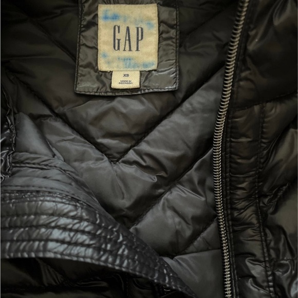 Women’s Slim Puffer Jacket - Picture 3 of 3